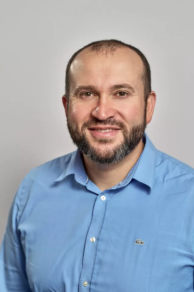 Esta imagen muestra un retrato de Artur. Esta imagen muestra un retrato de Artur.